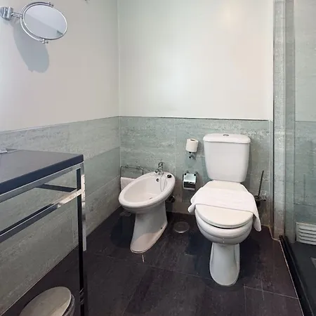 T0 - Gale Apartment