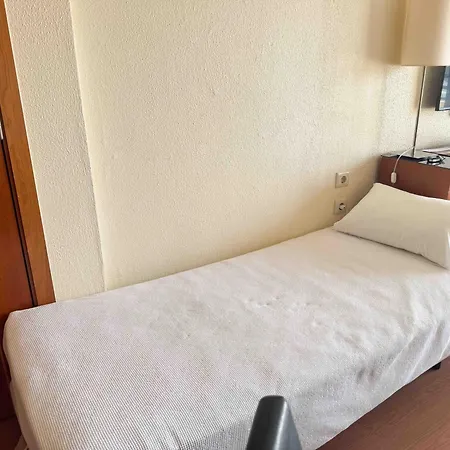 T0 - Gale Apartment *