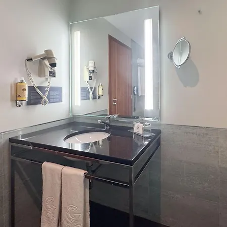 T0 - Gale Apartment